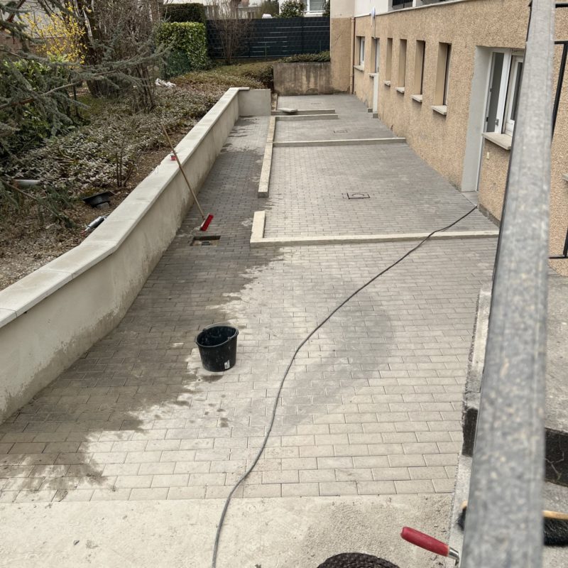 AMENAGEMENT EXT ILLKIRCH_1 800X800 | EST Maçonnerie Est Maçonnerie : votre entreprise de maçon-coffreur sur le secteur de Strasbourg et Haguenau Haguenau 4