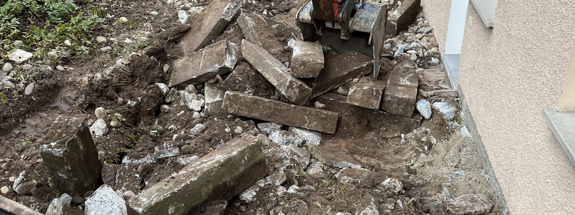 AMENAGEMENT EXT ILLKIRCH_2 1 2000X750 | EST Maçonnerie Comment gérer les déchets et les débris de démolition ? Saverne